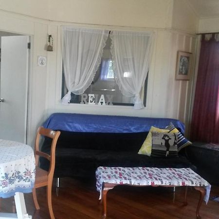 Monday Seaside Cottage Whanganui Bagian luar foto