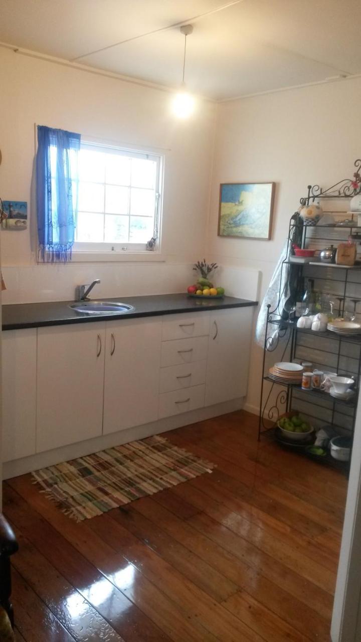 Monday Seaside Cottage Whanganui Bagian luar foto